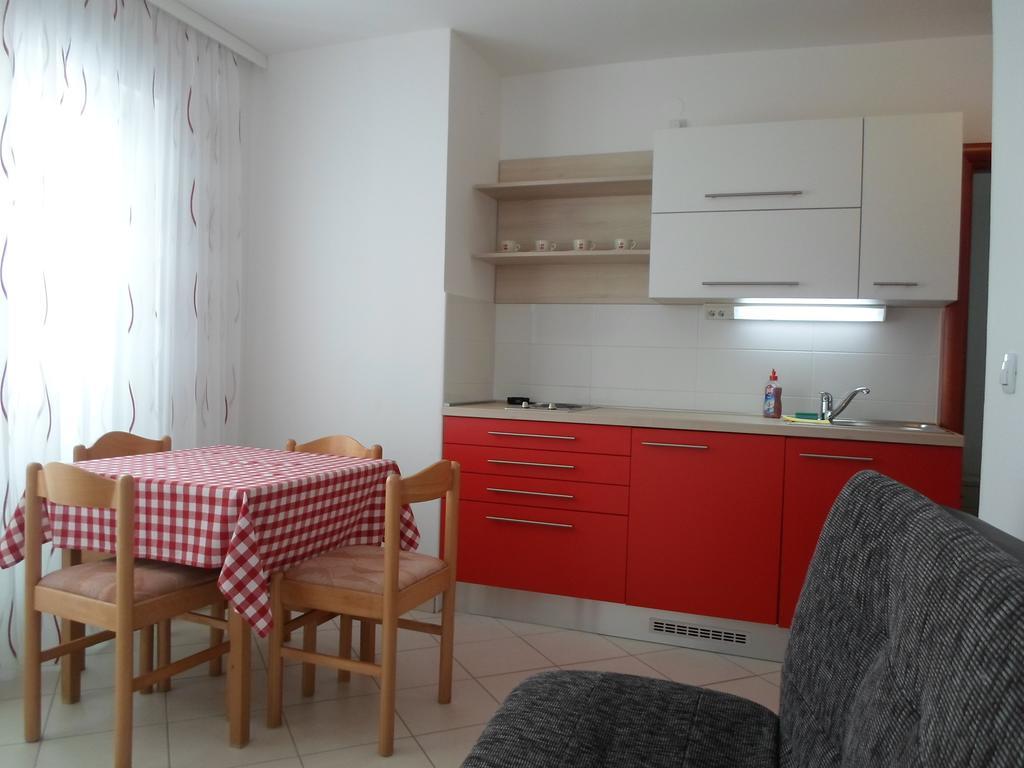 Apartments Biba Novalja Oda fotoğraf